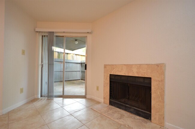 Building Photo - 9700 Leawood Blvd