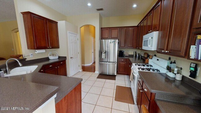 Building Photo - 765 Hazelmoor Ln