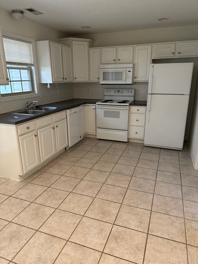 Similar to Photo - 2004 Wards Ferry Rd