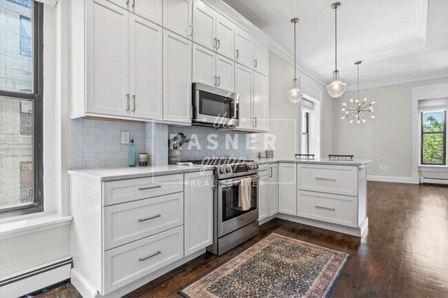 Building Photo - 366 W Broadway