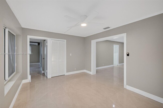 Building Photo - 2201 NE 52nd St