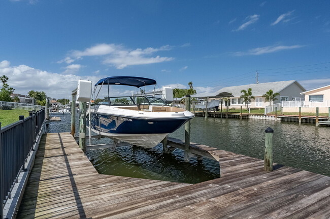 Building Photo - Gorgeous deep water canal front home