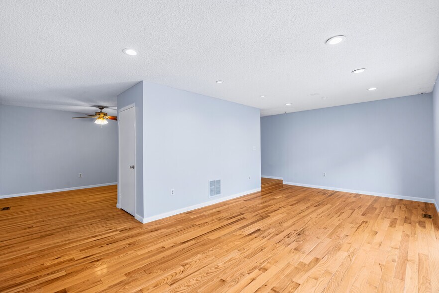 Building Photo - 99 Thoreau Dr