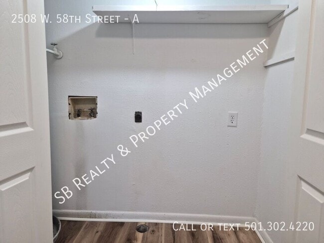 Building Photo - 2508 W 58th St