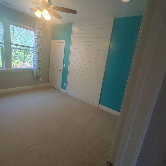 Building Photo - Beautiful 5 bed 4.5 bath in Holly Springs!