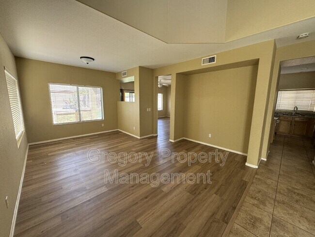 Building Photo - 3543 W Steinbeck Ct