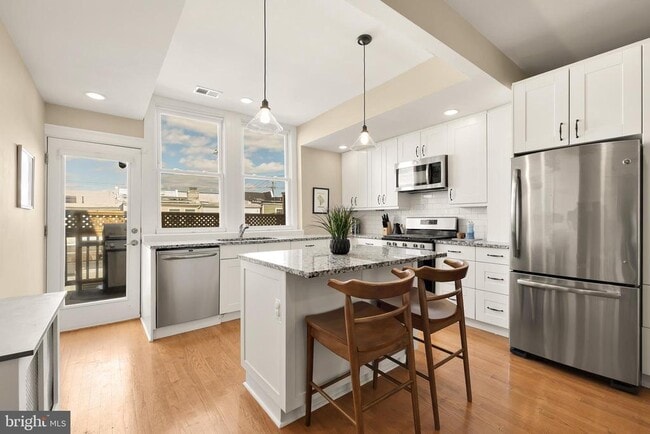 Building Photo - 407 Delafield Pl NW