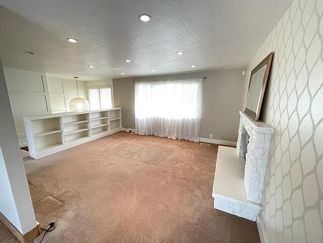 Building Photo - 4367 S Gordon Ln