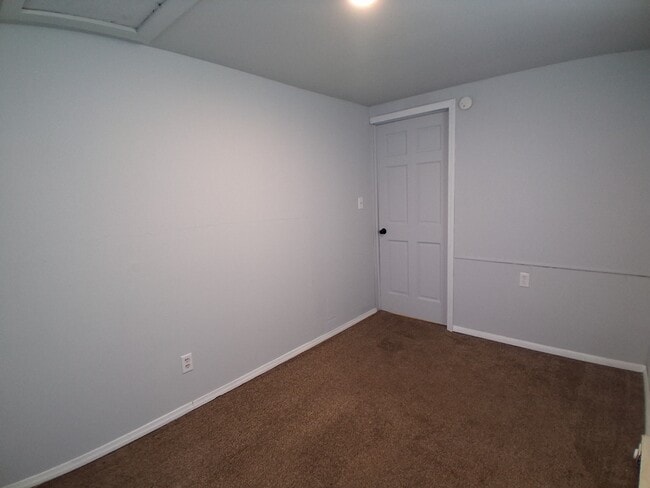 Building Photo - 212 Edwards-