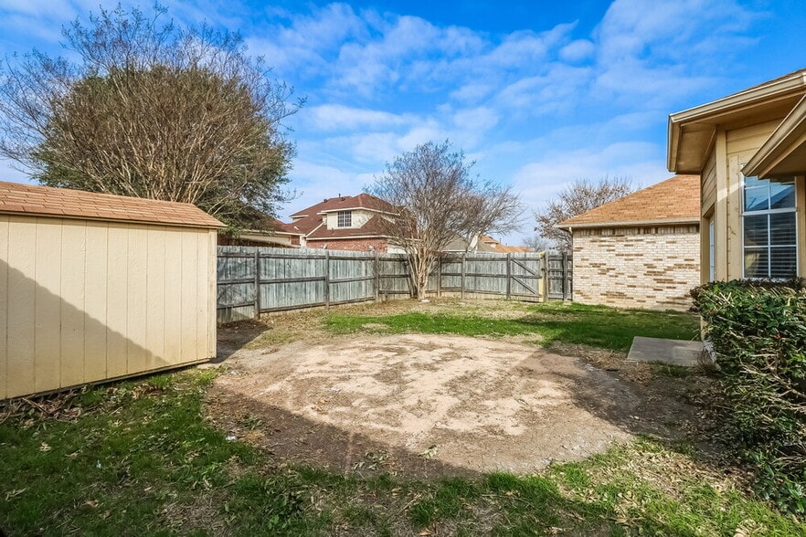 Building Photo - 713 Claire View Dr