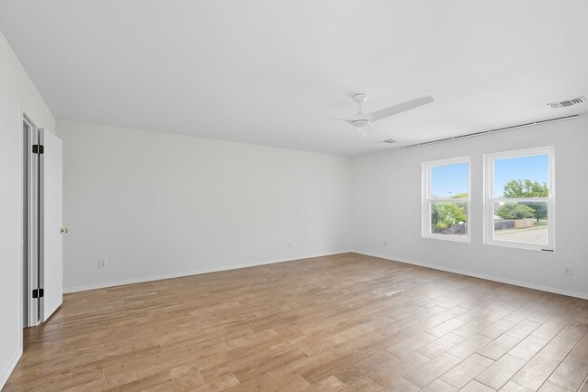 Building Photo - 617 Riverway Ln