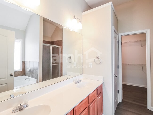 Building Photo - 256 Gilliam Ct