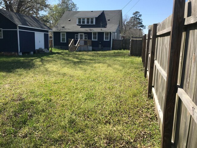 Building Photo - 1001 S 8th St