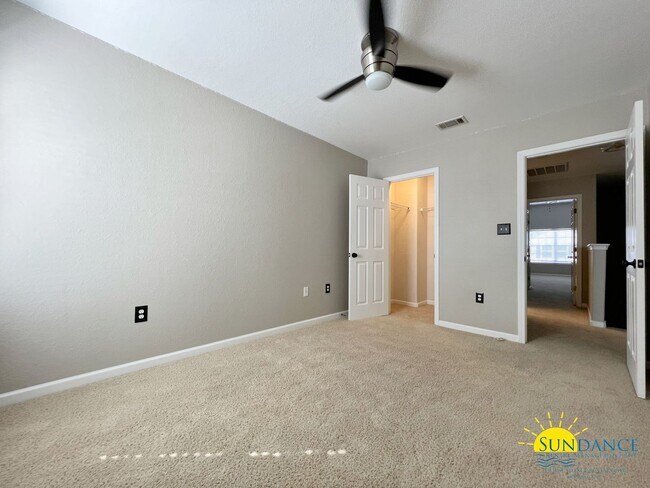 Building Photo - Beautiful townhome in the heart of Niceville!