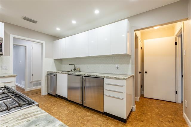 Building Photo - 2732 Mateur St