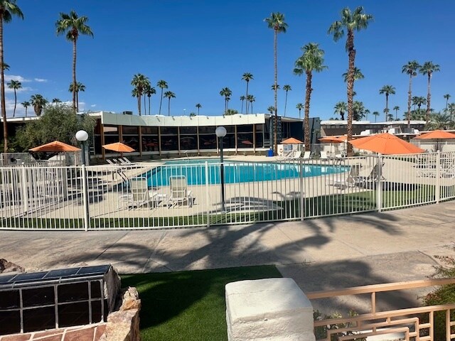 Building Photo - 1111 E Palm Canyon Dr