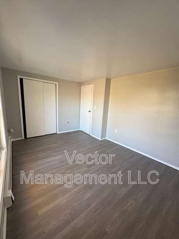 Building Photo - 507 Howard Ave