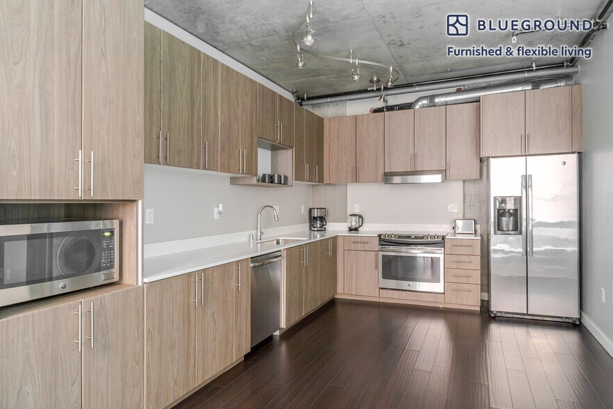 Building Photo - 1900 1st Ave