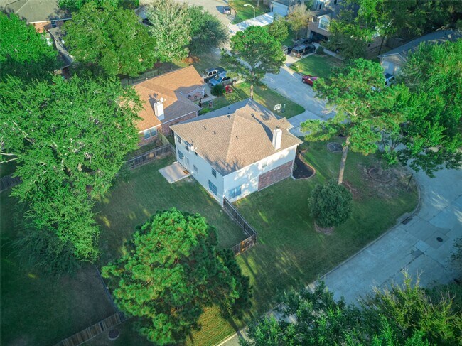 Building Photo - 3501 Buckingham Ln