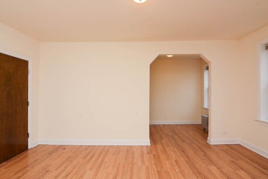 Building Photo - 2600 N Kimball Ave