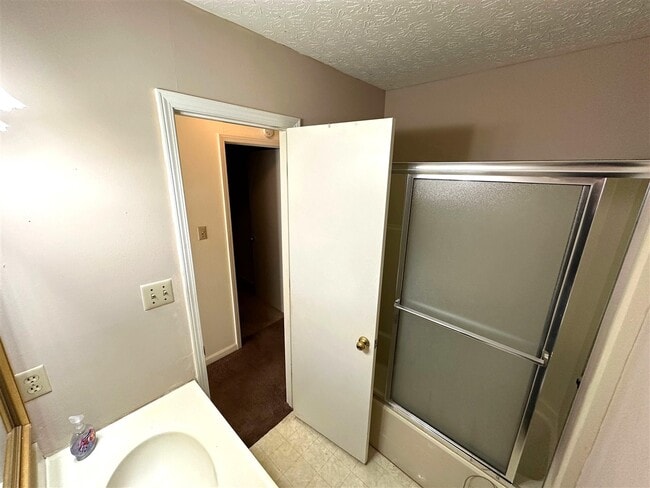 Building Photo - 722 Geronimo Way