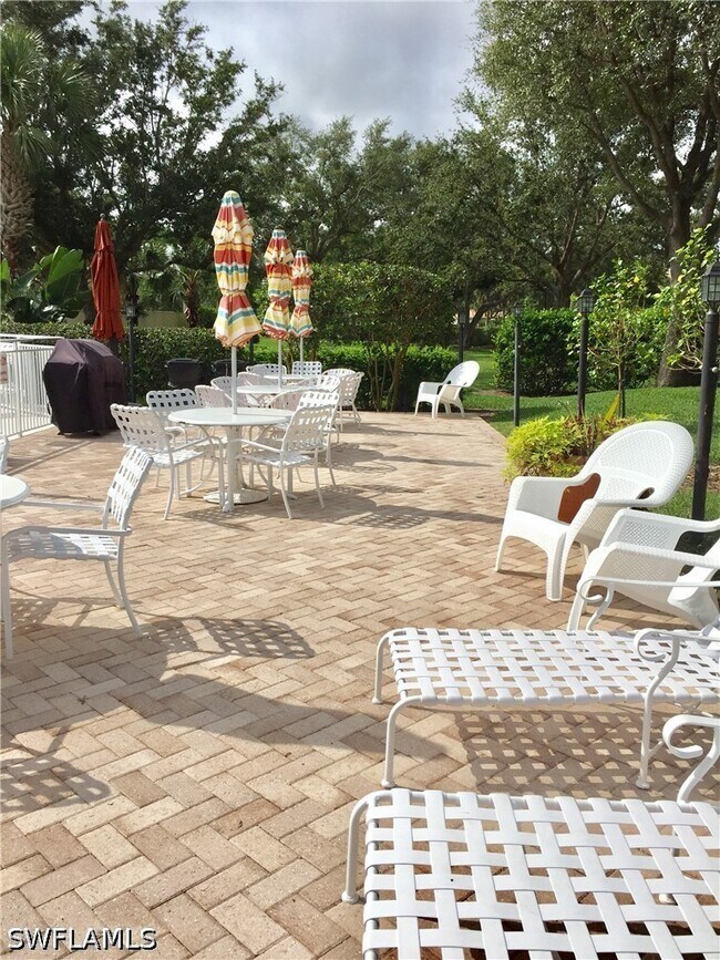 Building Photo - 2295 Carrington Ct