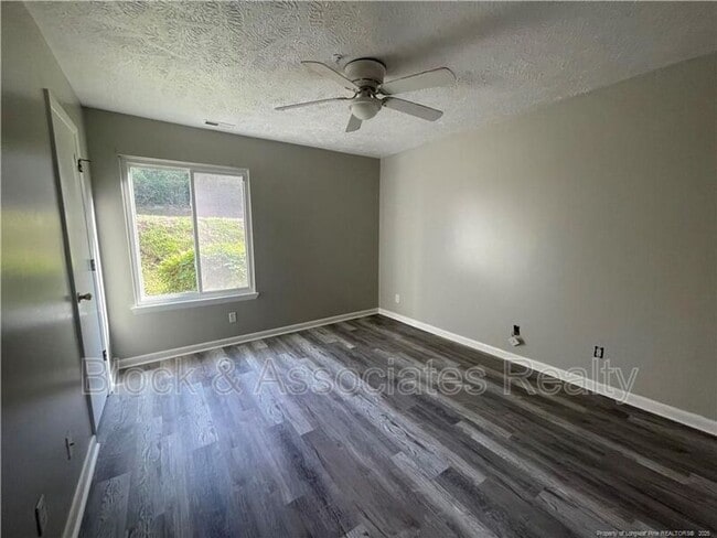 Building Photo - 3392 Galleria Dr