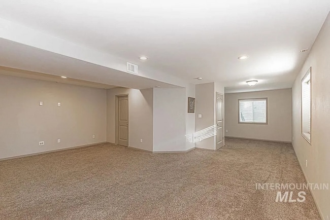 Building Photo - 2221 Frontier Dr