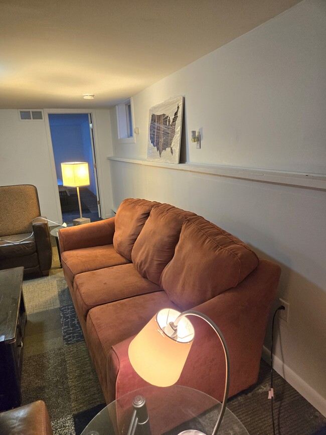 Building Photo - 3913 Thomas Ave N