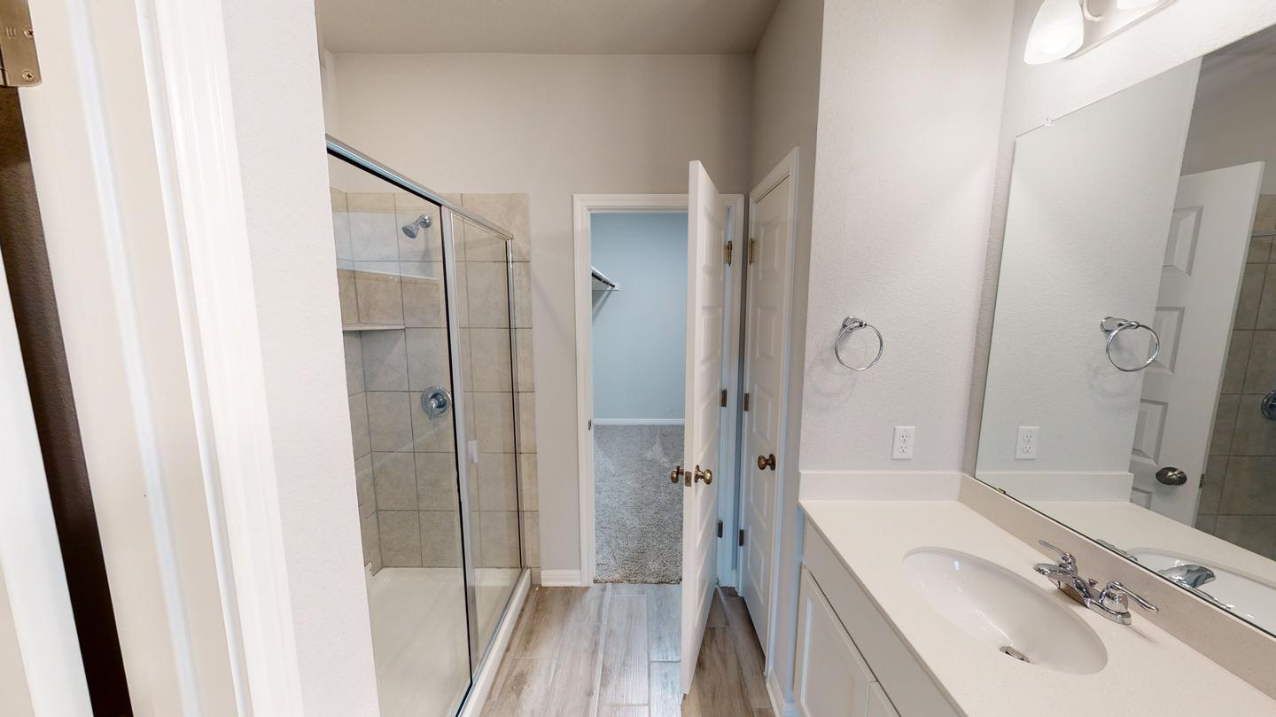 Building Photo - Pristine Leander home with access to community pool & park