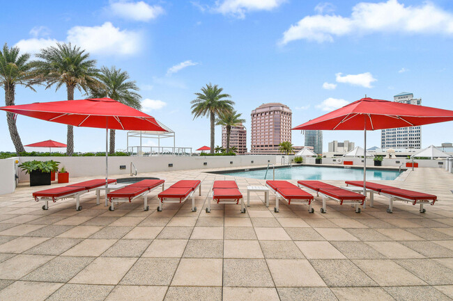Building Photo - 529 S Flagler Dr