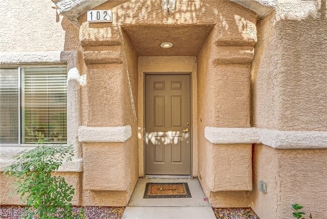 Building Photo - Gorgeous 3BR 2.5BA Townhome w/ Pool Access + Park + Private Backyard & Patio in Las Vegas