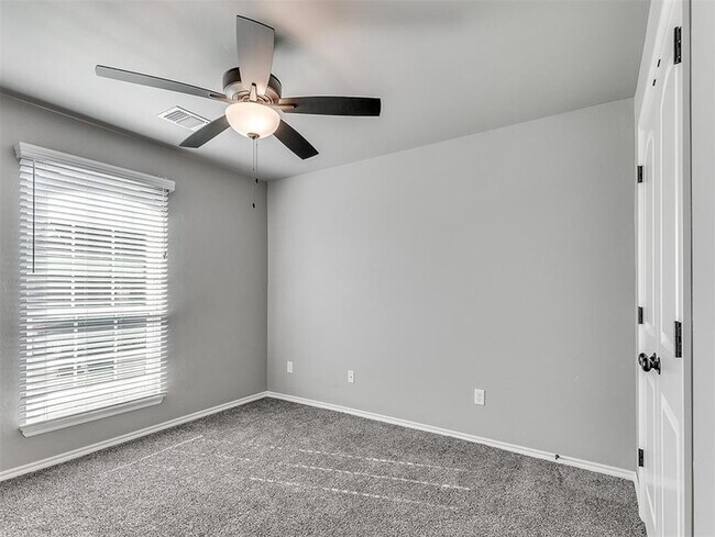 Building Photo - 1617 SW 157th St