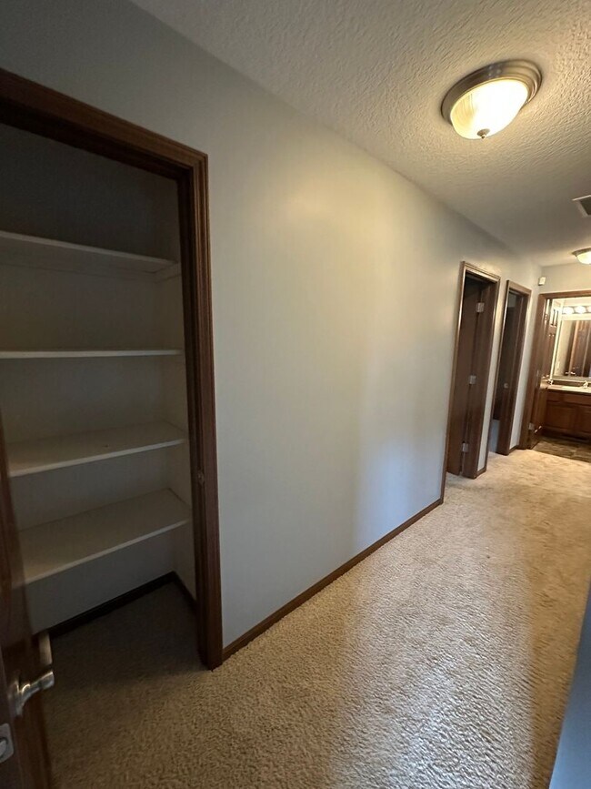 Building Photo - Charming 3BR House in Roanoke