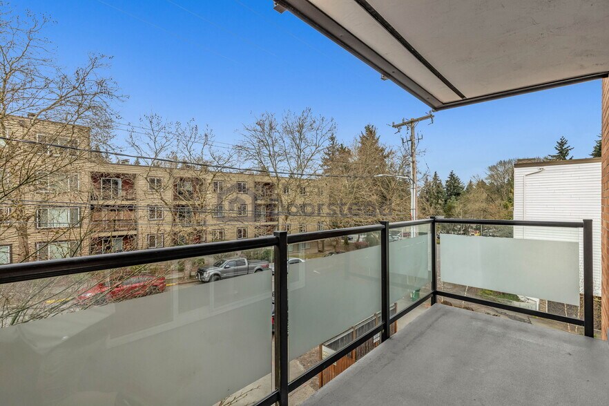 Building Photo - 845 NE 125th St