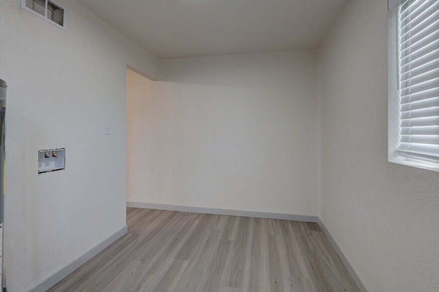 Building Photo - 1149 Victor St