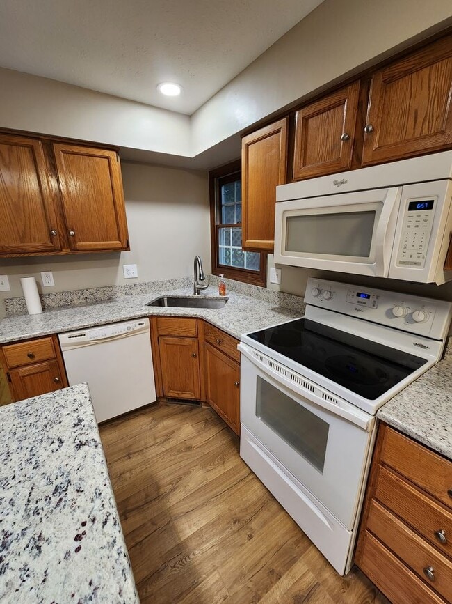 Building Photo - 4 Bedroom Home For Rent in Solon