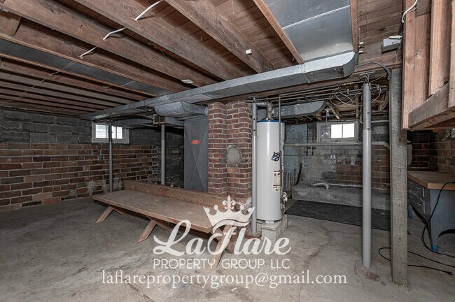 Building Photo - 613 Locust St
