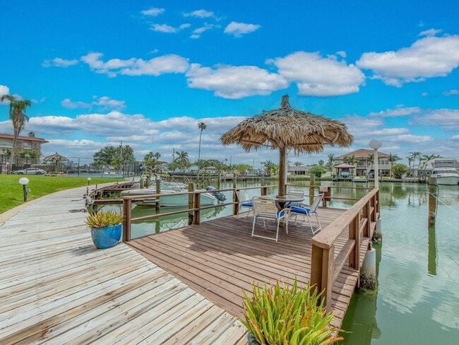 Building Photo - 51 Island Way