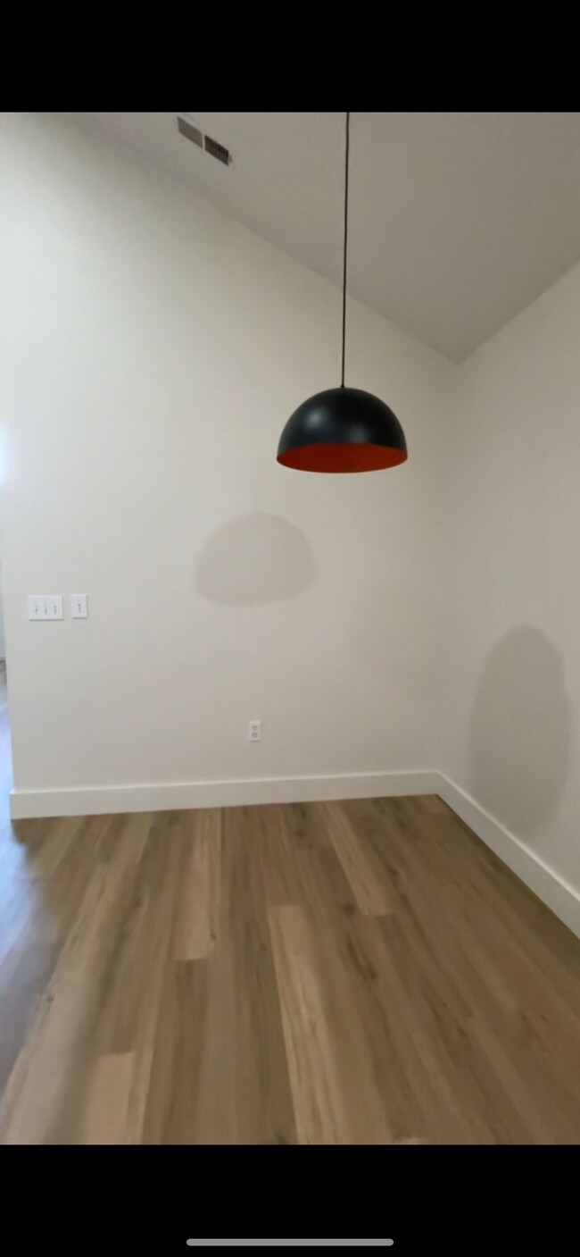 Building Photo - 500 Dandy Brush Ln W