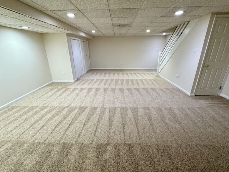 Building Photo - 700 Farmington Ave