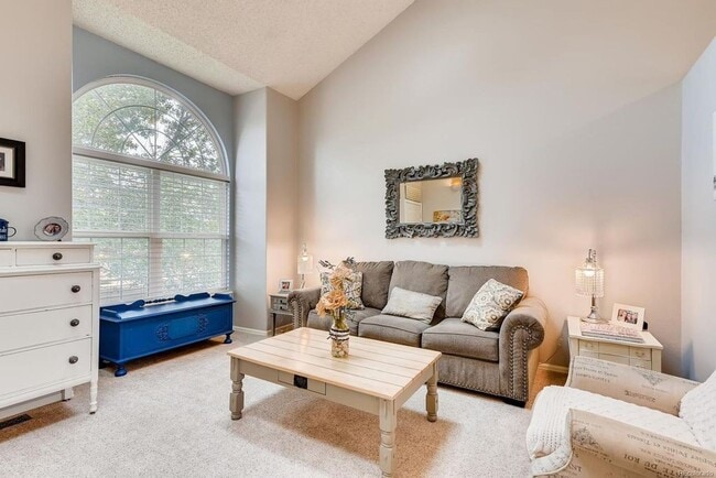 Building Photo - 5530 E 130th Dr