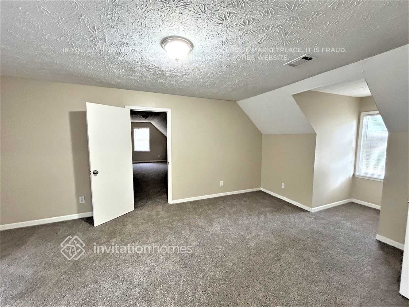 Building Photo - 1830 Abercorn Way