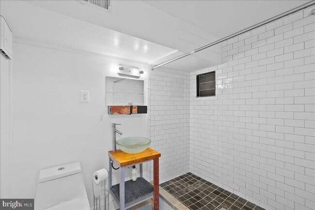 Building Photo - 6451 Maplewood Dr