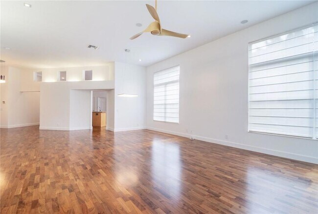 Building Photo - 2519 Bay Pointe Ct