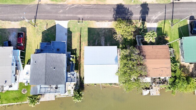 Building Photo - 219 Leeward Way