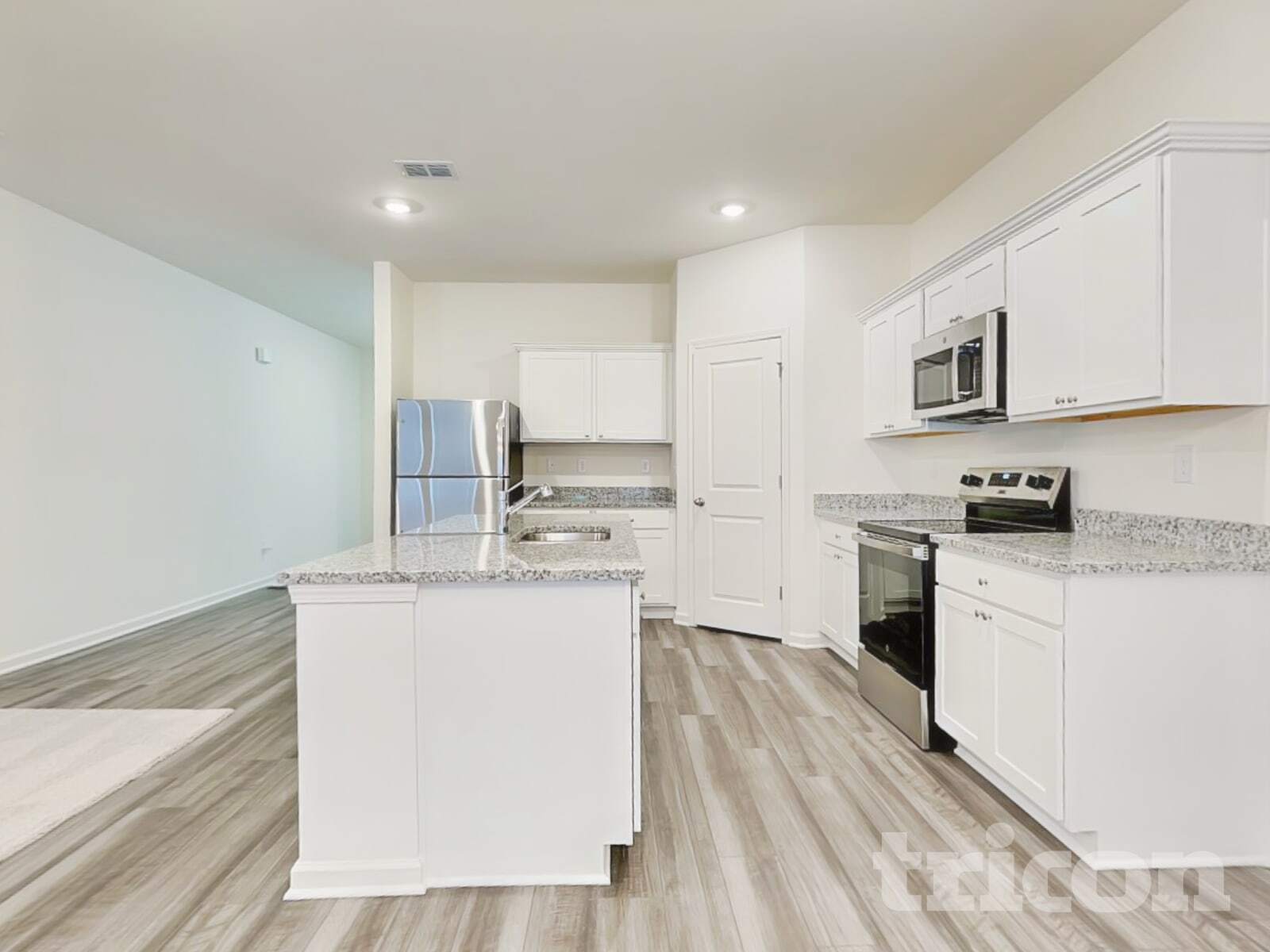 Building Photo - 179 Long Dr