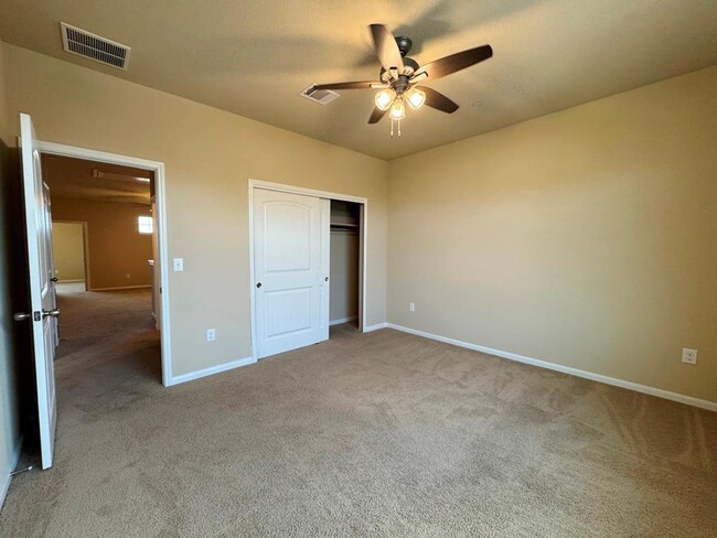 Building Photo - 2880 Donnell Dr