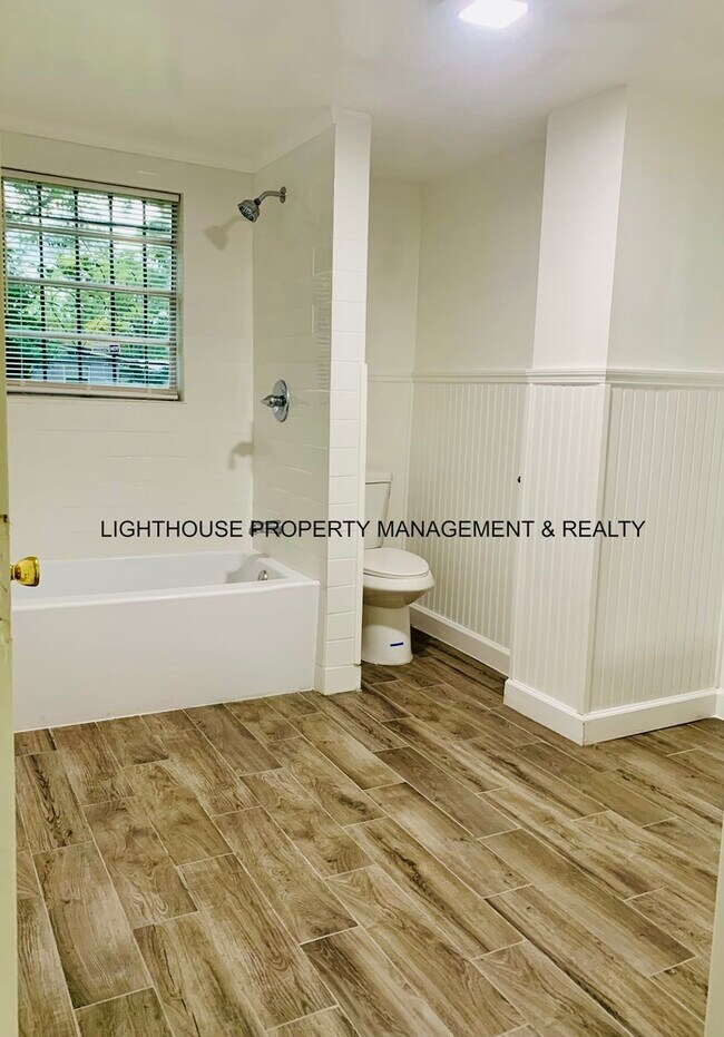 Building Photo - Beautiful Allendale Home With Large Fenced Yard