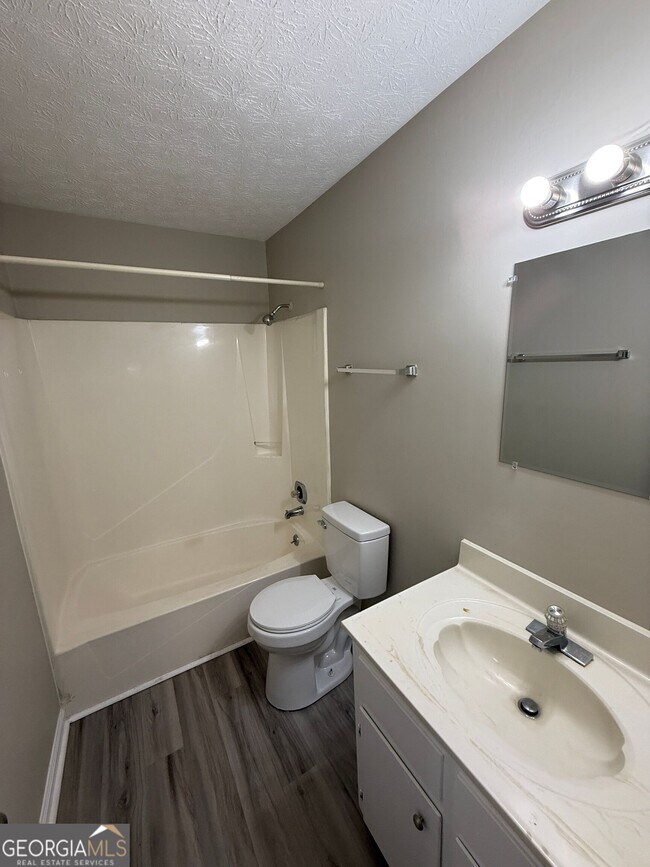 Building Photo - 117 Vintage Ct